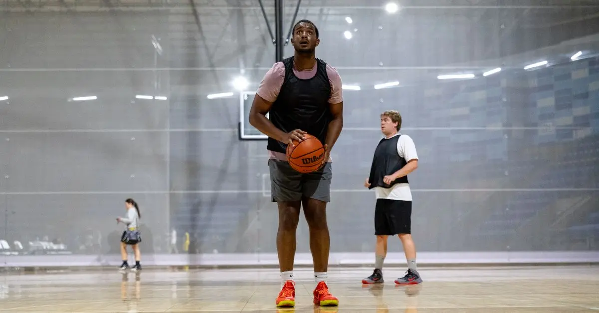 Top Basketballs for Indoor Play: A Buyerโs Guide